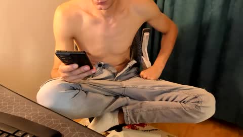 Snapshot of mastermiko chatting on 12.01.24 Silly Rabbit online show from 12.01.24