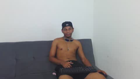Snapshot of masters_latins chatting on 07.28.26 masters_latins online show from 07.28.26