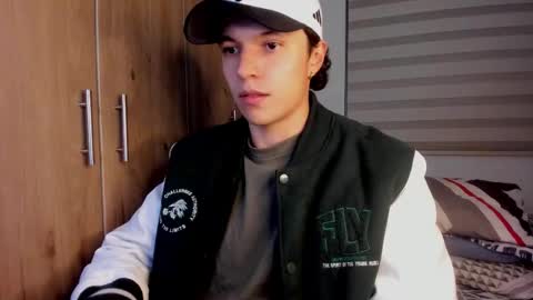 Snapshot of mastrangelo_x chatting on 12.23.25 mastrangelo_x online show from 12.23.25