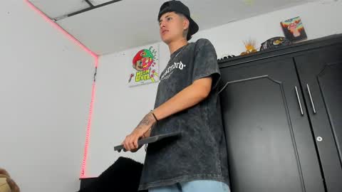 Snapshot of mateo_escobar chatting on 11.01.25 mateo_escobar online show from 11.01.25