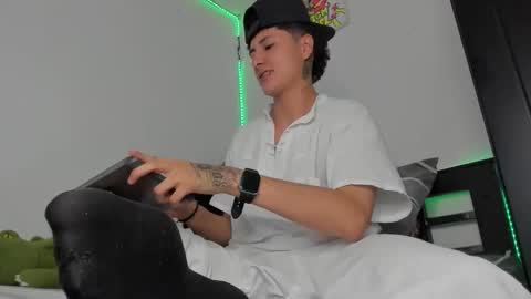 Snapshot of mateo_escobar chatting on 11.22.25 mateo_escobar online show from 11.22.25