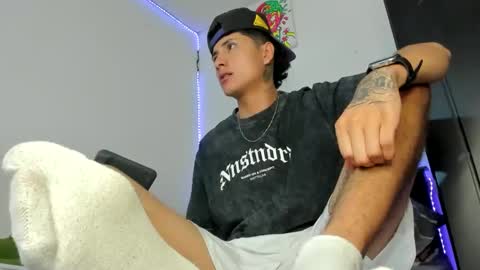 Snapshot of mateo_escobar chatting on 11.24.25 mateo_escobar online show from 11.24.25