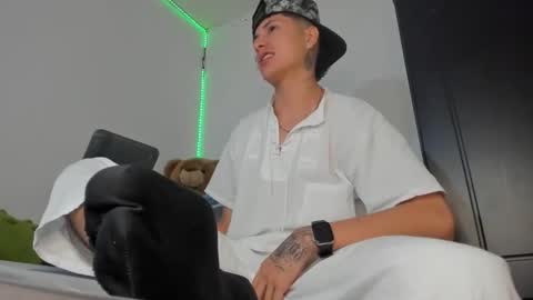 Snapshot of mateo_escobar chatting on 11.29.25 mateo_escobar online show from 11.29.25