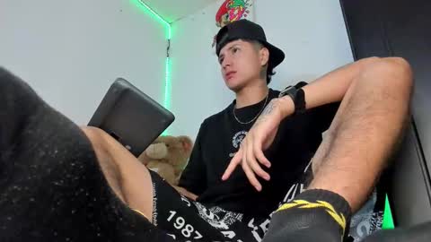 Snapshot of mateo_escobar chatting on 12.02.25 mateo_escobar online show from 12.02.25