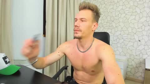 MateoBenjamin online show from 01.12.25