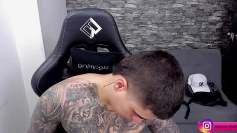 Mathew Independent model online show from 01.16.26