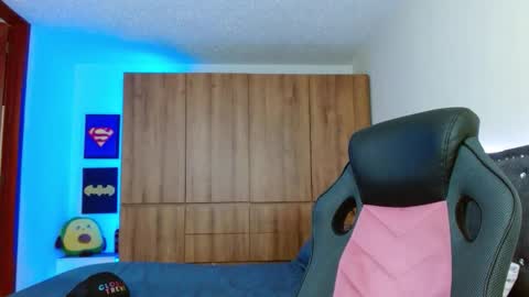 Snapshot of mathewhot3 chatting on 11.15.25 mathewhot3 online show from 11.15.25