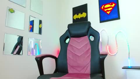 Snapshot of mathewhot3 chatting on 11.26.25 mathewhot3 online show from 11.26.25