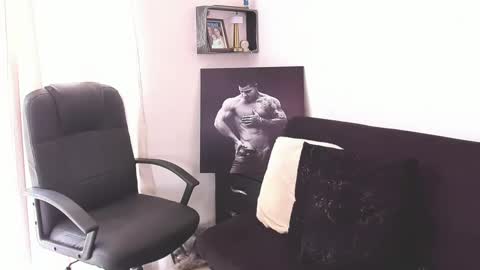 Snapshot of mathews_roses chatting on 09.09.25 Marck Mathews online show from 09.09.25