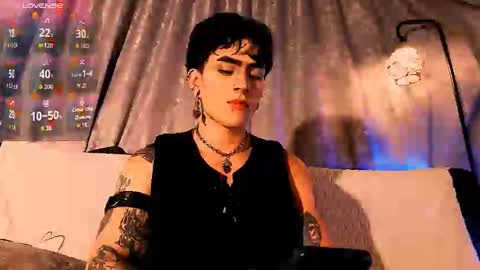Snapshot of mathewth chatting on 10.25.25 Mathew                        online show from 10.25.25
