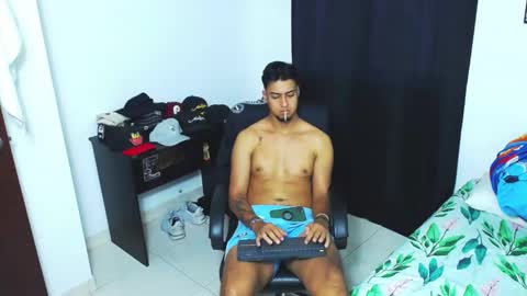 Snapshot of matias_bianco01 chatting on 01.04.25 matias online show from 01.04.25