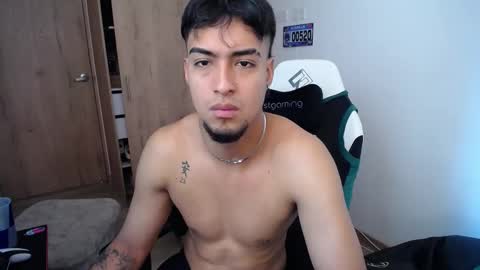 Snapshot of matias_bianco01 chatting on 11.05.25 matias online show from 11.05.25