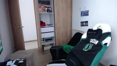 Snapshot of matias_bianco01 chatting on 11.09.25 matias online show from 11.09.25