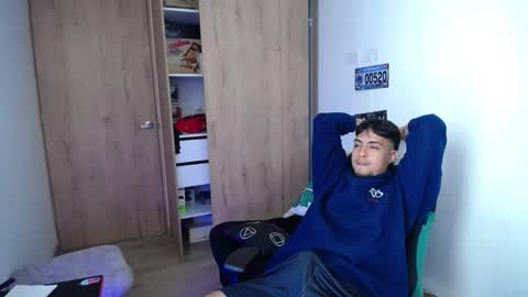 Snapshot of matias_bianco01 chatting on 11.14.25 matias online show from 11.14.25