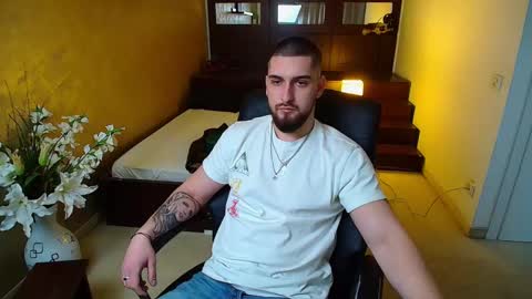 Snapshot of matiasdean chatting on 03.03.25 MatiasDean online show from 03.03.25