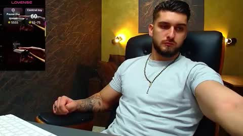 Snapshot of matiasdean chatting on 09.13.25 MatiasDean online show from 09.13.25