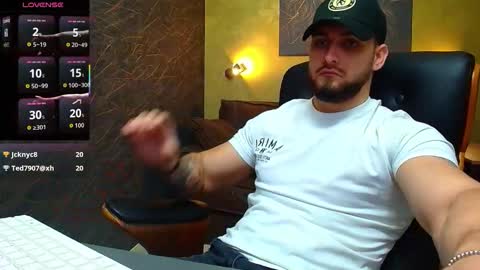 Snapshot of matiasdean chatting on 09.18.25 MatiasDean online show from 09.18.25