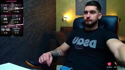 Snapshot of matiasdean chatting on 09.28.25 MatiasDean online show from 09.28.25