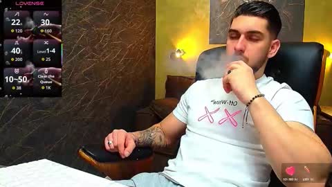 Snapshot of matiasdean chatting on 10.10.25 MatiasDean online show from 10.10.25