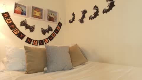 Snapshot of matilda_69x chatting on 10.31.25 Matilda online show from 10.31.25