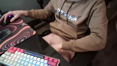 Snapshot of matt1qbby chatting on 11.30.25 matt1qbby online show from 11.30.25