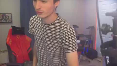 Snapshot of mattcashxxx chatting on 06.25.26 Matt Cash online show from 06.25.26