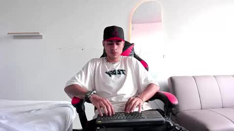 Snapshot of matthewcullenn chatting on 12.04.25 Matthew online show from 12.04.25