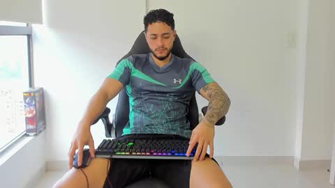 Snapshot of mattia_dupont chatting on 02.11.26 Mattias online show from 02.11.26