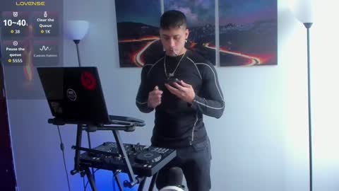 mattsaill_ online show from 11.08.25