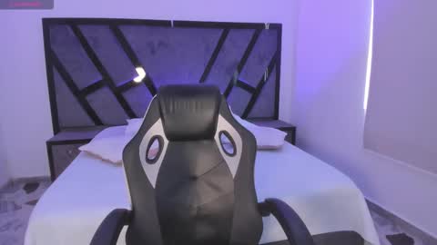 Snapshot of mattthompsonn chatting on 11.11.25 Matt online show from 11.11.25