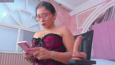 Snapshot of mature_bigass__ chatting on 11.25.25 Maria online show from 11.25.25