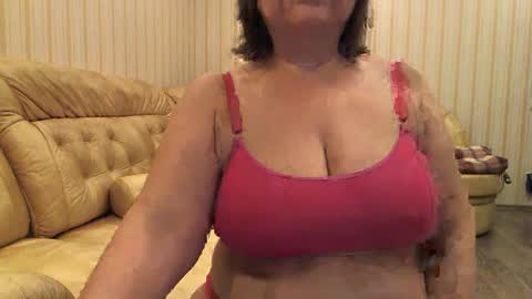 Snapshot of mature_cat chatting on 01.25.25 Cat online show from 01.25.25