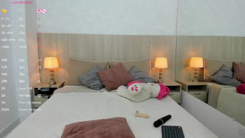 Vayolet Castro online show from 04.18.26