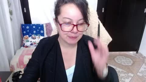 Snapshot of mature_wolf chatting on 12.13.24 Sonia online show from 12.13.24