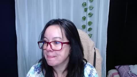 Snapshot of mature_wolf chatting on 01.09.25 Sonia online show from 01.09.25