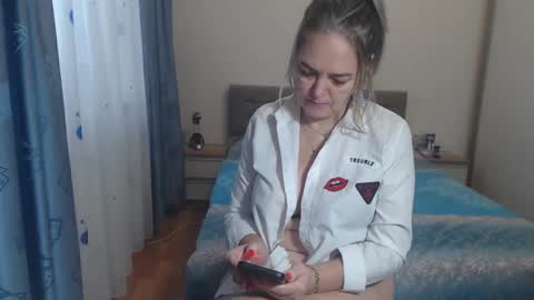 Snapshot of maturediana chatting on 01.04.25 maturediana online show from 01.04.25