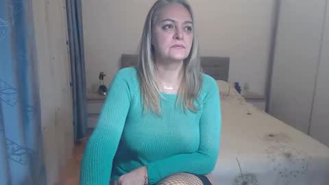 Snapshot of maturediana chatting on 02.22.25 maturediana online show from 02.22.25