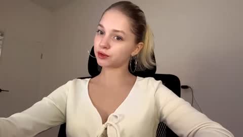 Eva  1st day online show from 07.29.26