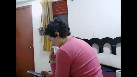 mauroluxandra online show from 04.16.26