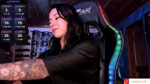 Hilary online show from 11.11.25