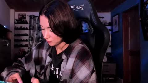 Hilary online show from 11.18.25