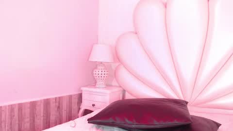 mavismanson  online show from 10.01.25