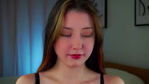 Snapshot of mavisseibert chatting on 11.14.25 Eva online show from 11.14.25