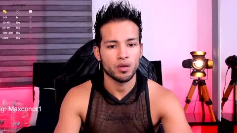 Max Conor online show from 03.04.25