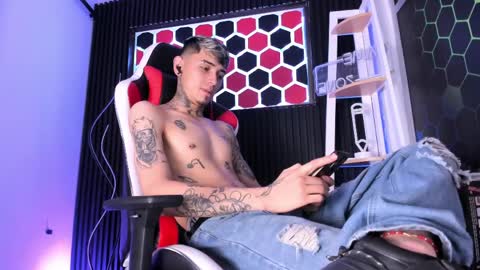 Max online show from 04.10.26