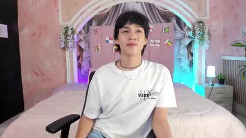 Snapshot of max_hunter1 chatting on 07.15.26 Max online show from 07.15.26