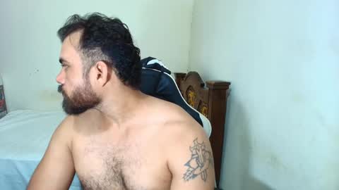 max_love25 online show from 11.30.25