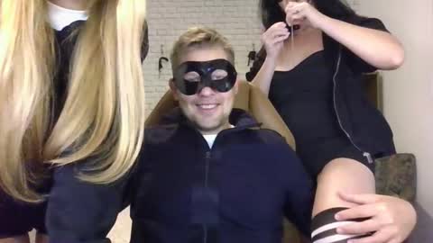 Max  Aliya online show from 10.22.25