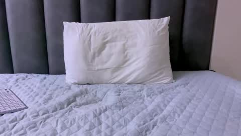 Max  online show from 09.29.25