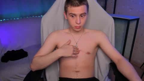 Snapshot of max_sm1th chatting on 03.12.25 Max online show from 03.12.25